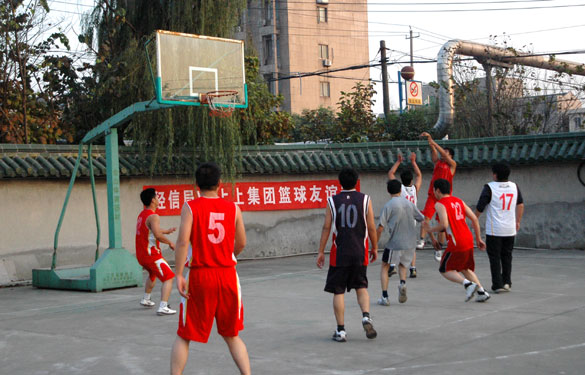 pg电子与溧阳市经信局举行篮球友谊赛
